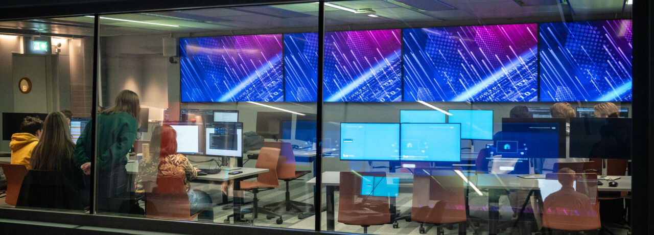 Computer room with students